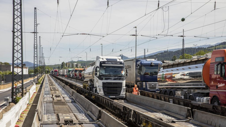 Giovedì 11 dicembre: l'ultimo viaggio per Rola (autostrada viaggiante)