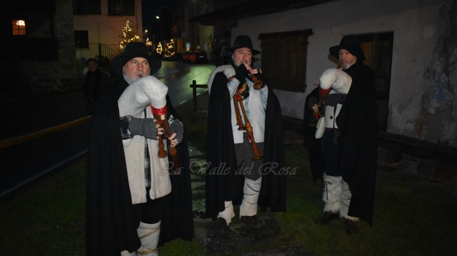 Macugnaga: zampognari al museo - Fotogallery 